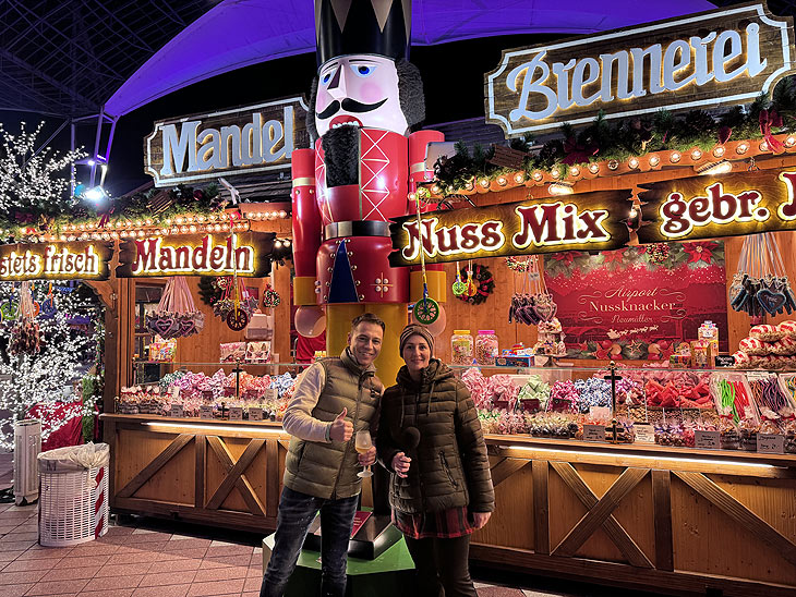 Mandel-Brennerei auf dem Weihnachts-und Wintermarkt im MAC Munich Airport Center (Foto: Martin Schmitz)